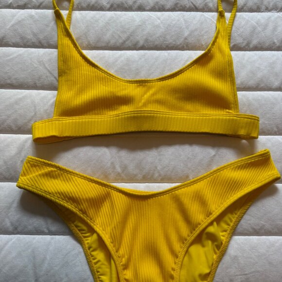 Banana Yellow Minimale Animale Bikini - Picture 5 of 5